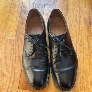 Gucci men’s black leather Oxford shoes